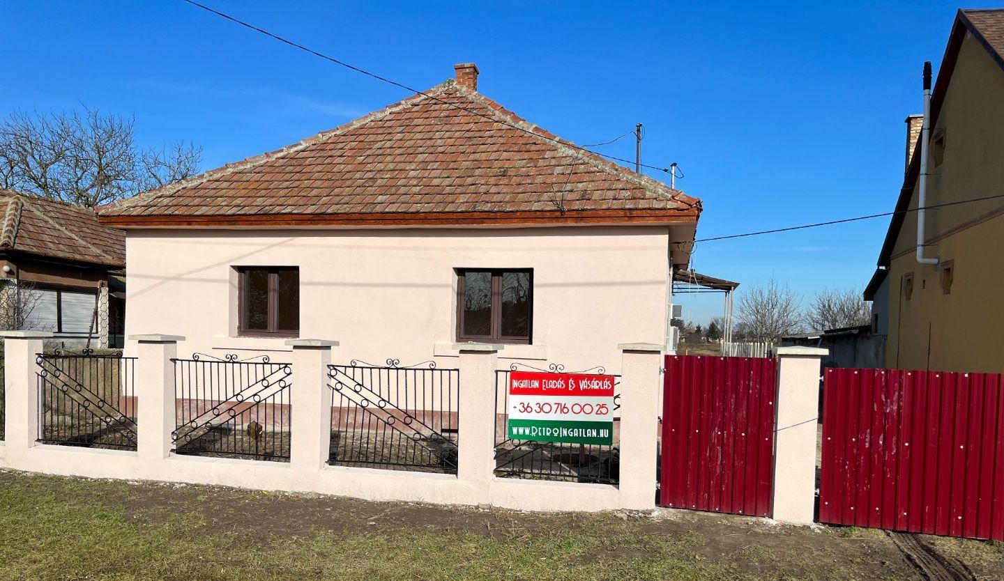 MAĎARSKO - ABAÚJKÉR RODINNÝ DOM PO KOMPLETNEJ REKONŠTRUKCII IHNEĎ VOĽNÝ