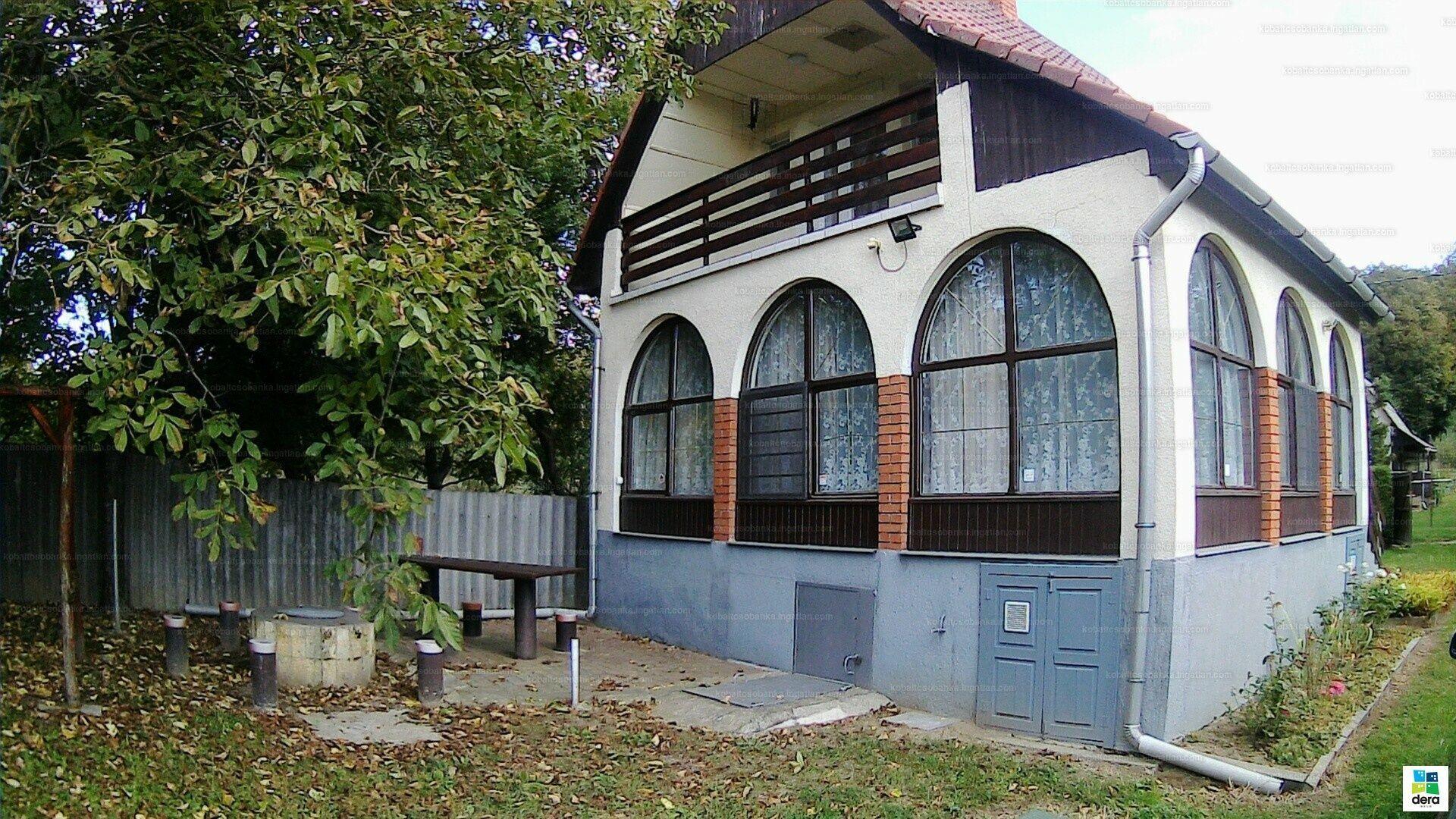 MAĎARSKO - SÁTORALJAUJHELY - SAROSPATAK - POSCHODOVÁ MUROVANÁ CHATA 10 KM OD TERMÁLNÉHO KÚPALISKA.