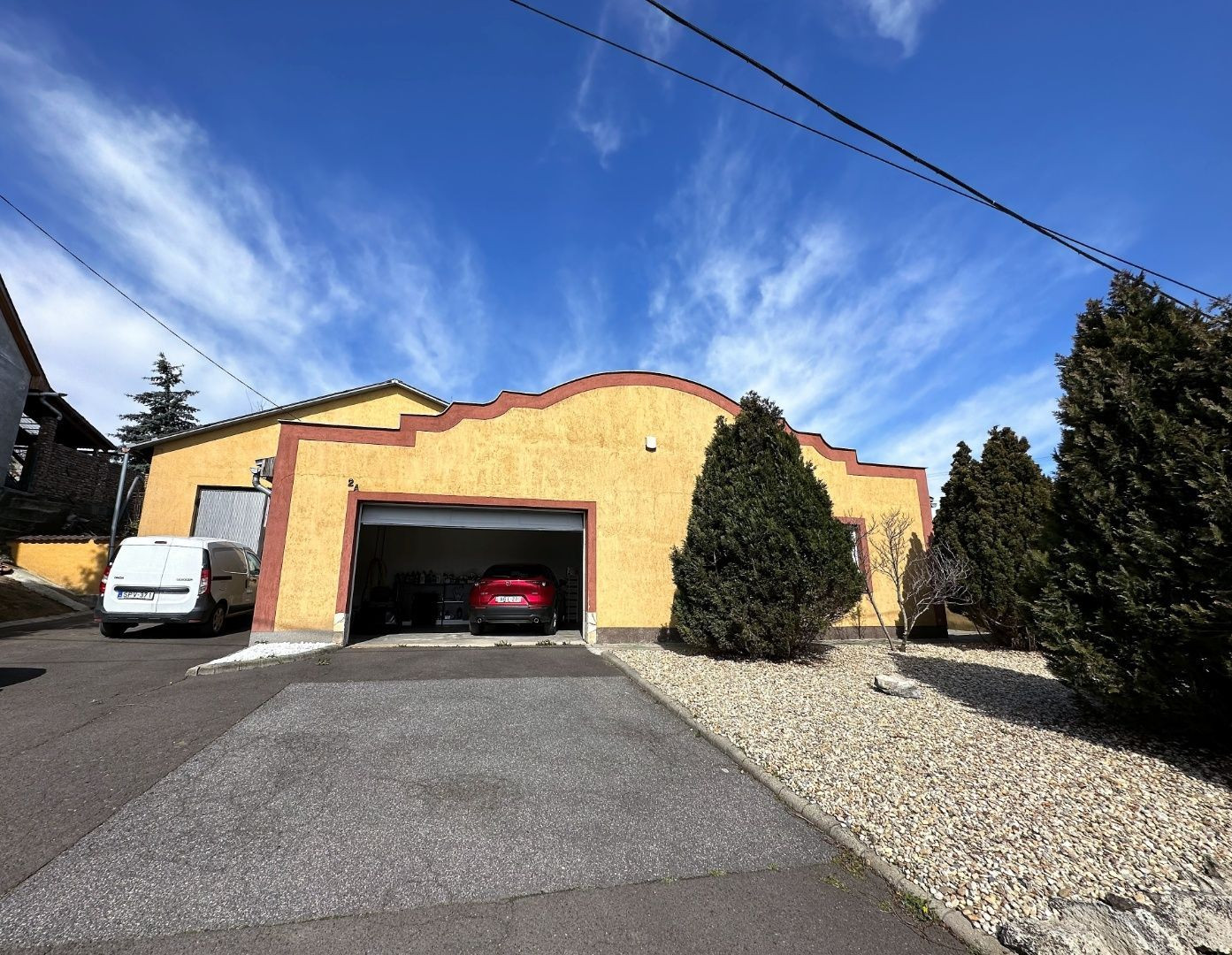 MAĎARSKO - FORRÓ SKLADOVÝ OBJEKT S KANCELÁRIOU S VEĽKÝM POZEMKOM LEN 50 KM Z KOŠÍC