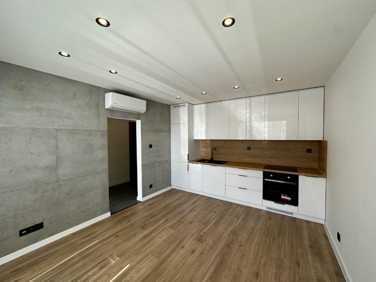 NOVÁ CENA - JUH - PALÁRIKOVA - 1.5 IZBOVÝ SUPER MODERNÝ BYT 35 M2, 1X LODŽIA, KLIMATIZÁCIA, PRÁČKA