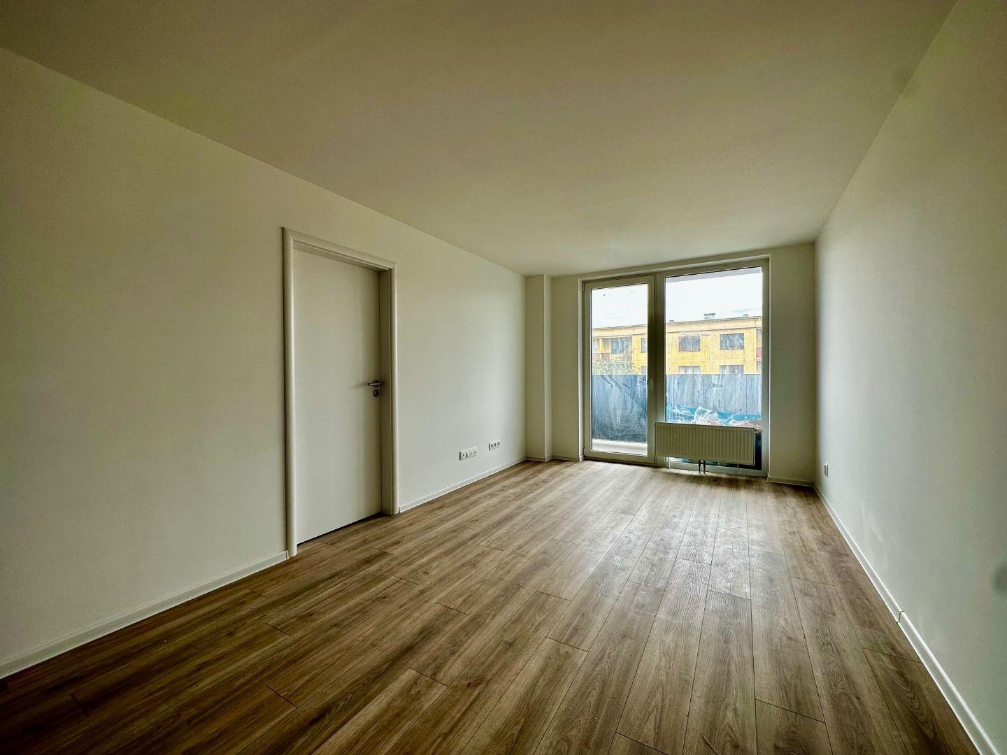 STARÉ MESTO - BELLOVA 1,5 IZBOVÝ BYT 41 M2, HOLOBYT S LODŽIOU.