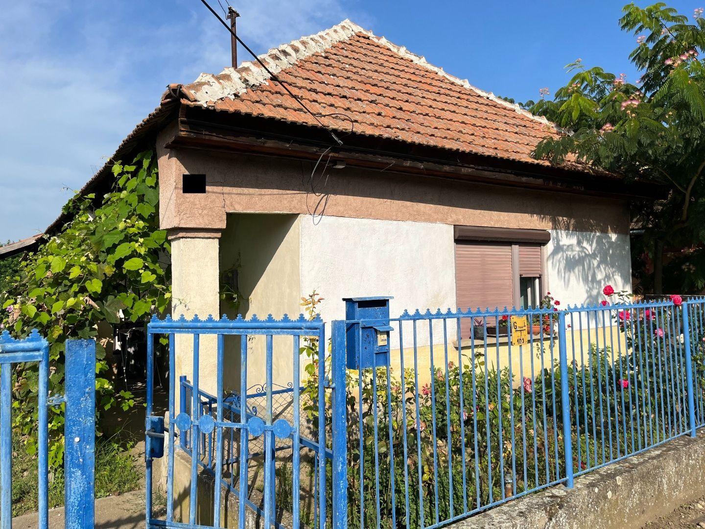 MAĎARSKO - PÁCIN MENŠÍ 2 IZBOVÝ RODINNÝ DOMČEK 500 M OD HRANÍC