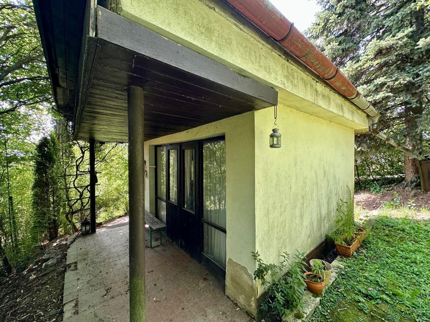 OPÁTSKE - MUROVANÁ CHATA NA PEKNOM MIESTE V OSOBNOM VLASTNÍCTVE.