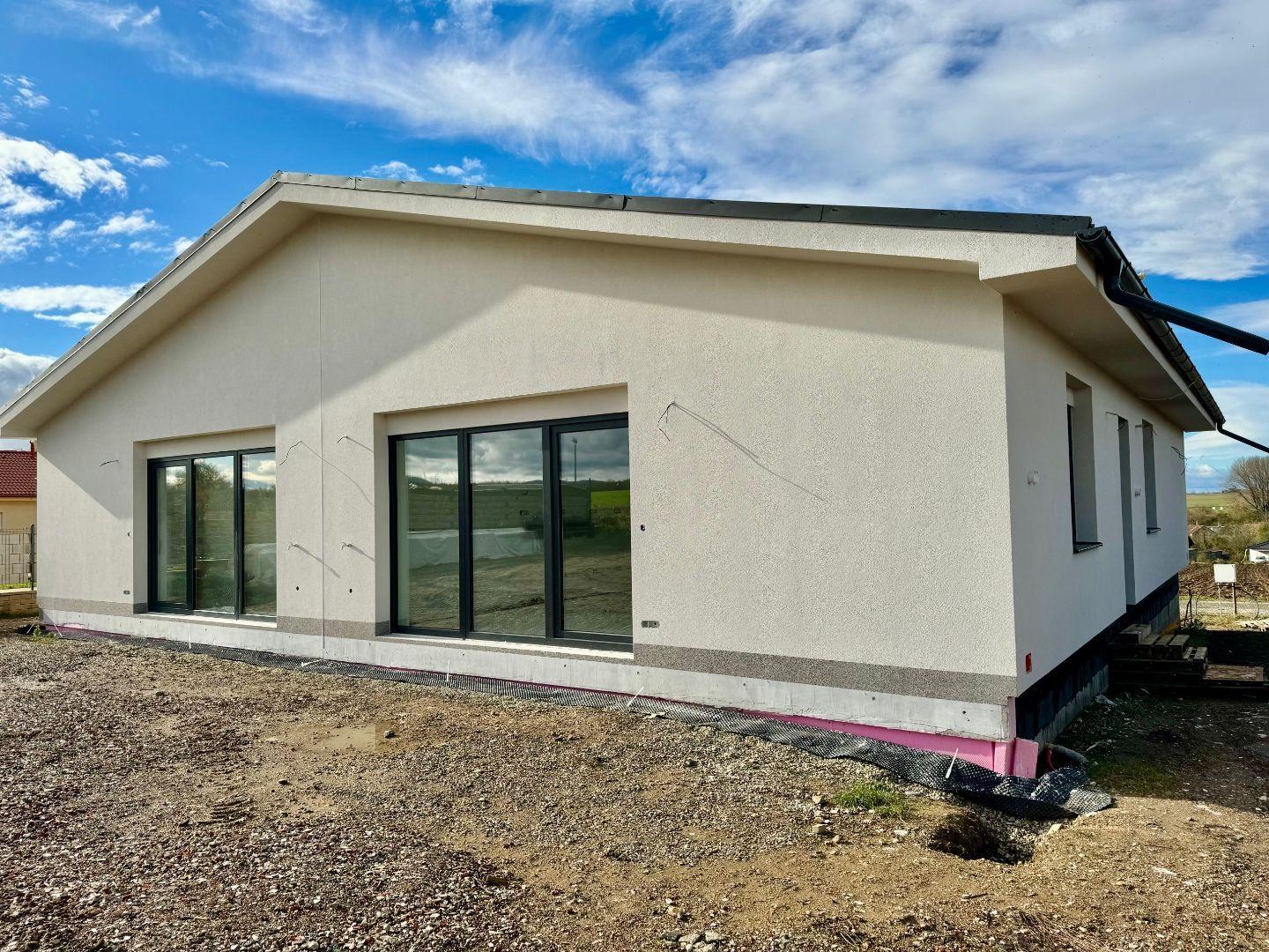 BELŽA - HOLODOM - KVALITNÁ  NOVOSTAVBA 4 IZBOVÉHO RD.