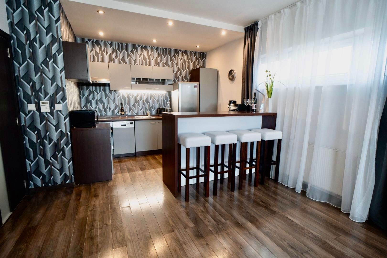 FURČA - KOMPLEX NA HORE - 2 IZBOVÝ KOMPLETNE ZARIADENÝ BYT 56 M2.