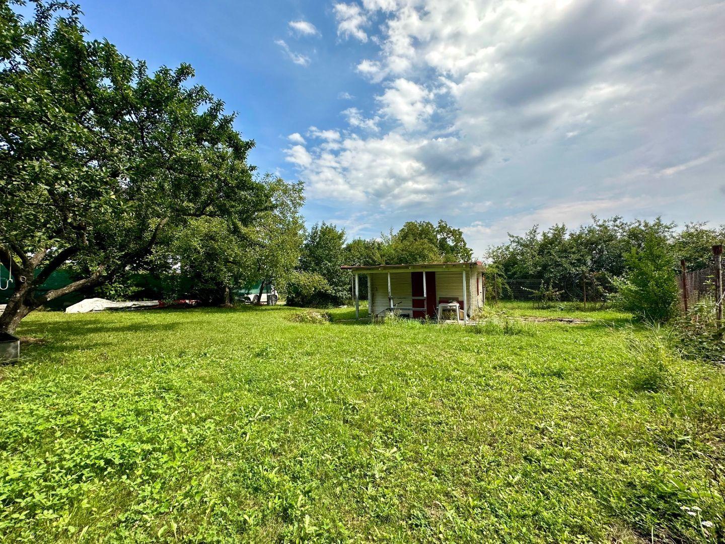 SEVER - KALVÁRIA RODINNÝ DOM, 421 M2 STAVEBNÝ POZEMOK V OV