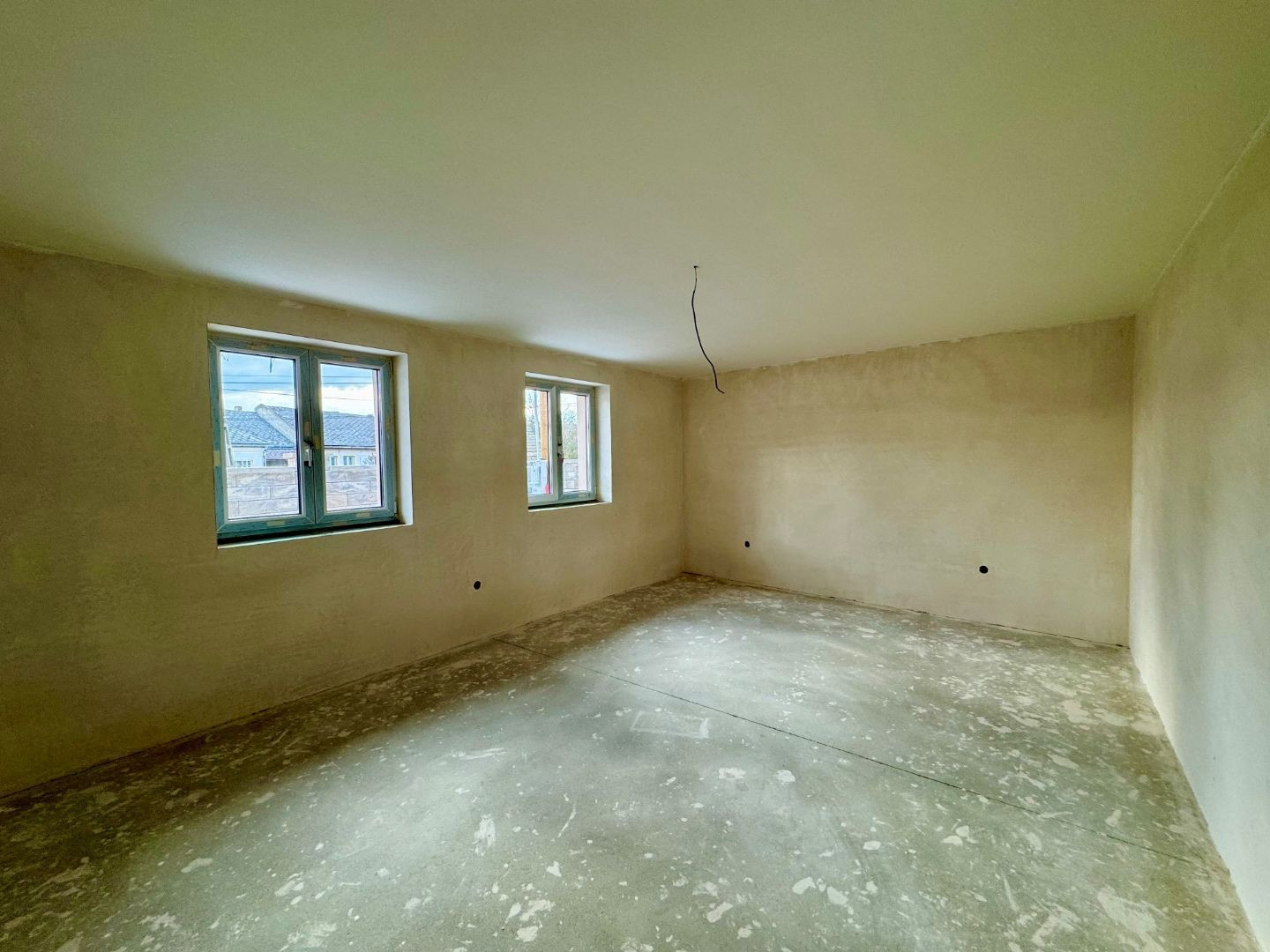 MAĎARSKO - HIDASNÉMETI - NOVOSTAVBA 4 IZBOVÝ RD 161 M2, TERASA 105 M2, PIVNICA, POZEMOK 1039 M2.