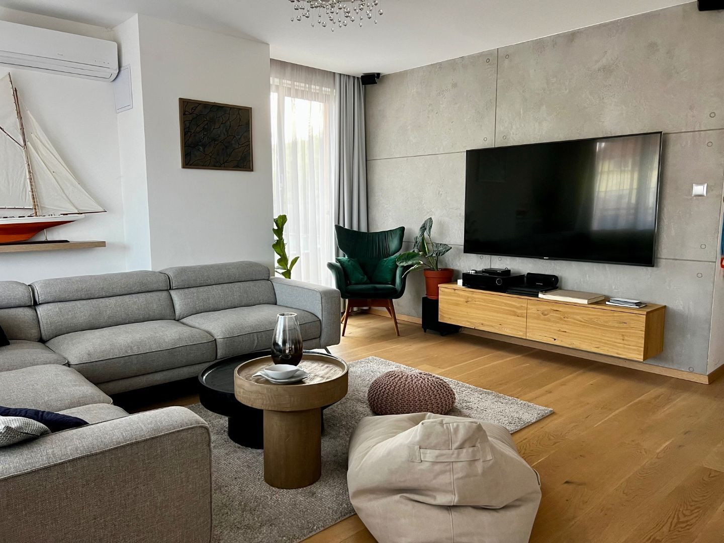 STARÉ MESTO -  JISKROVÁ / KMEŤOVA 3 IZBOVÝ LUXUSNÝ MODERNÝ BYT 92 M2 + TERASA 15 M2 V TOP LOKALITE