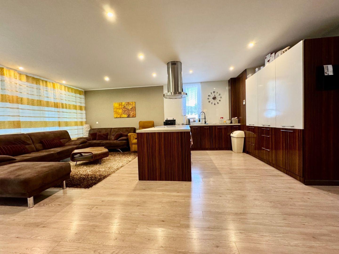 KOŠICKÁ NOVÁ VES - 4 IZBOVÝ  BYT 90 M2,  TERASA 20 M2, PREDZÁHRADKA 60 M2.