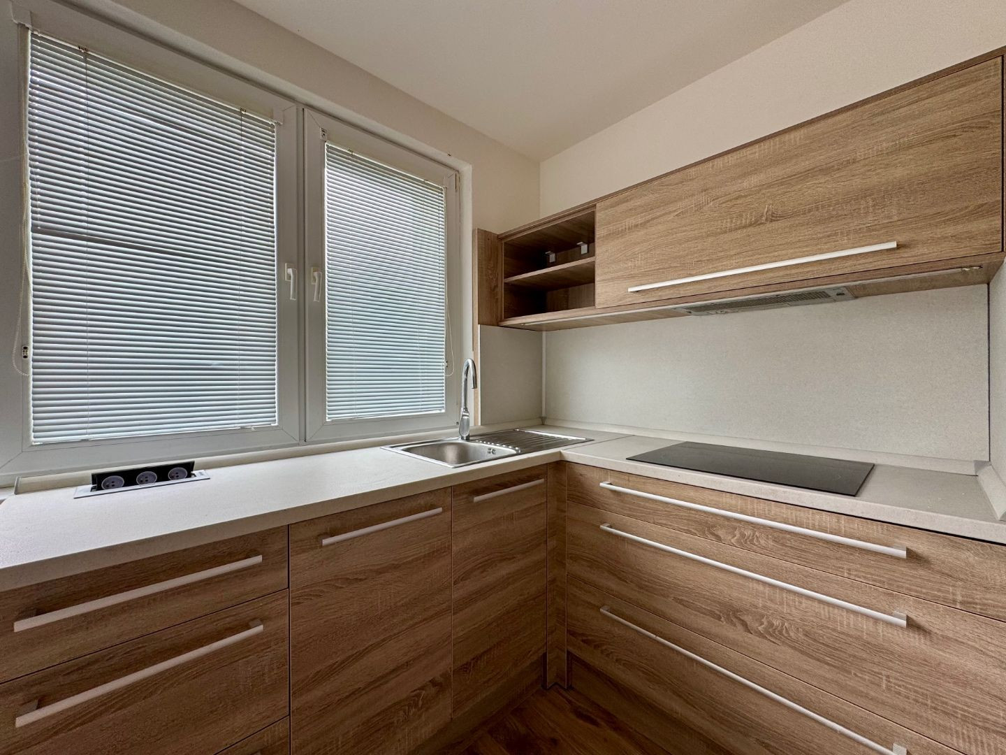 TERASA - NEŠPOROVÁ 2 IZBOVÝ BYT PRI GALÉRII