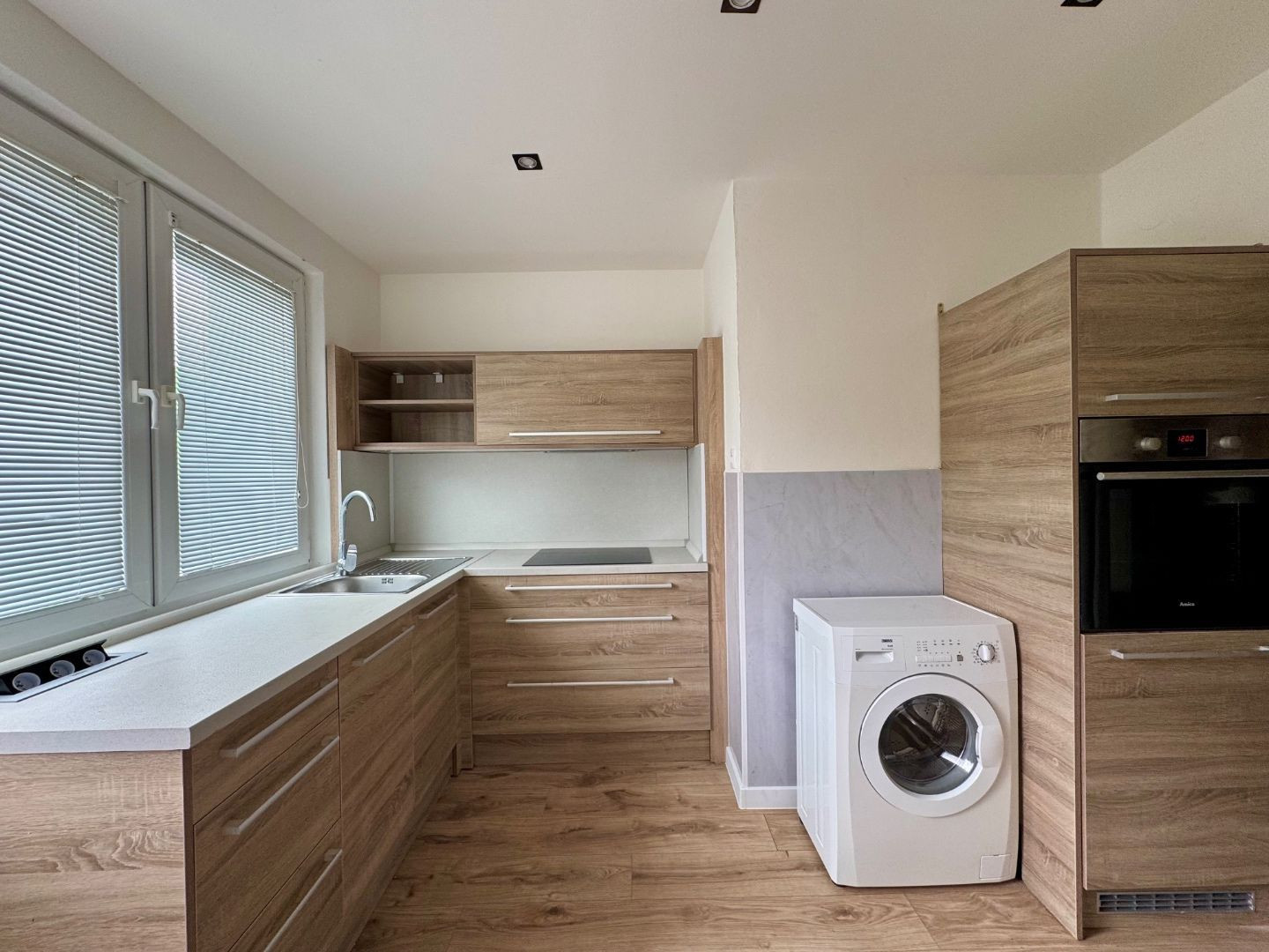 TERASA - NEŠPOROVÁ 2 IZBOVÝ BYT PRI GALÉRII