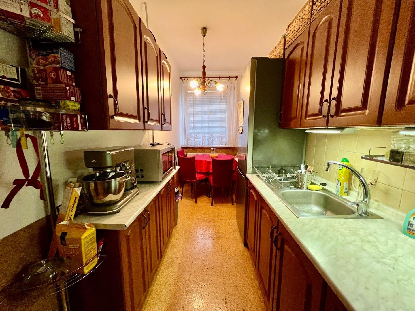 ŤAHANOVCE - BUKUREŠTSKÁ 3 IZBOVÝ 64 M2, LODŽIA - VÝBORNÝ PÔVODNY STAV.