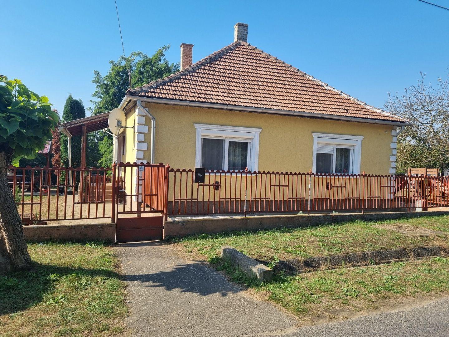 MAĎARSKO - NAGYROZVÁGY PEKNÝ ZREKONŠTRUOVANÝ RD IBA 3 KM OD HRANÍC.