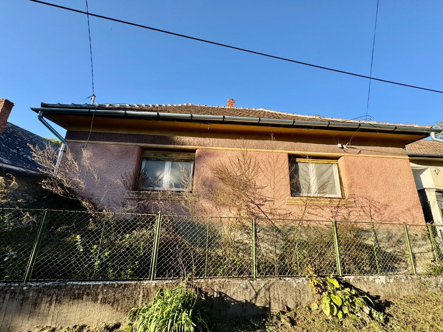 MAĎARSKO - HEJCE PEKNÝ 2 IZBOVÝ RODINNÝ DOM NA VEĽKOM POZEMKU