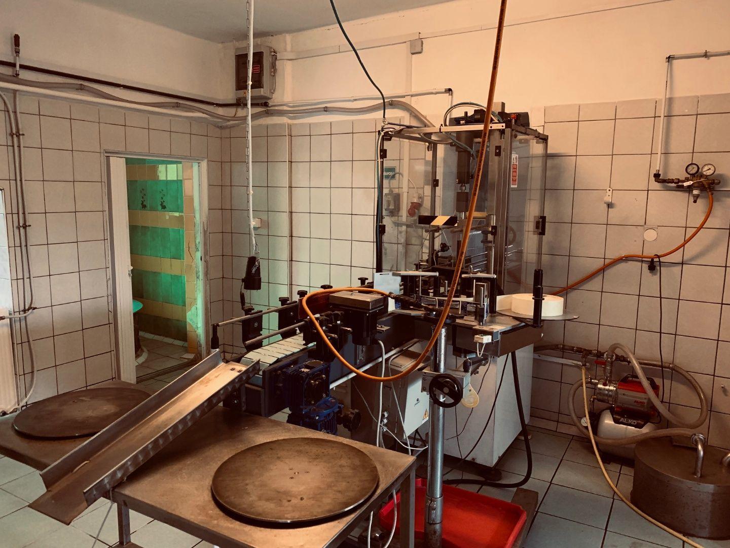 MAĎARSKO - JAZERO RAKACA - INVESTÍCIA DO PLNIČKY MINERÁLNEJ VODY SO ZÁZEMÍM.