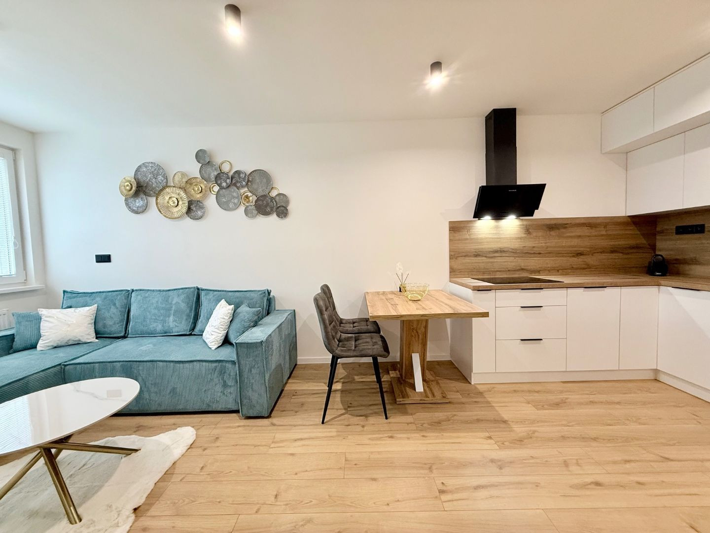 KRIVÁ PRI AUPARKU - 2 IZBOVÝ BYT PRIPRAVENÝ NA BÝVANIE.