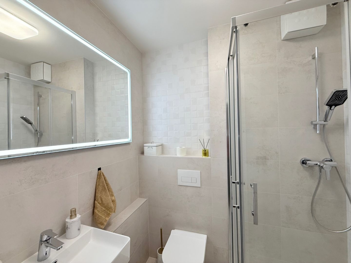 KRIVÁ PRI AUPARKU - 2 IZBOVÝ BYT PRIPRAVENÝ NA BÝVANIE.