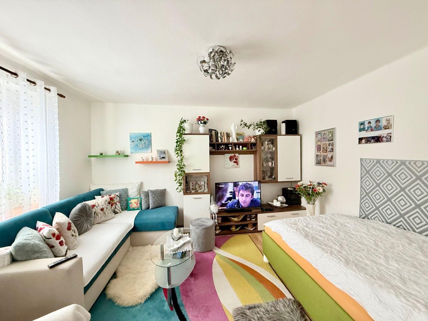 CENTRUM MESTA - JESENNÁ PEKNÝ 1 IZBOVÝ BYT VÝBORNÝ STAV.