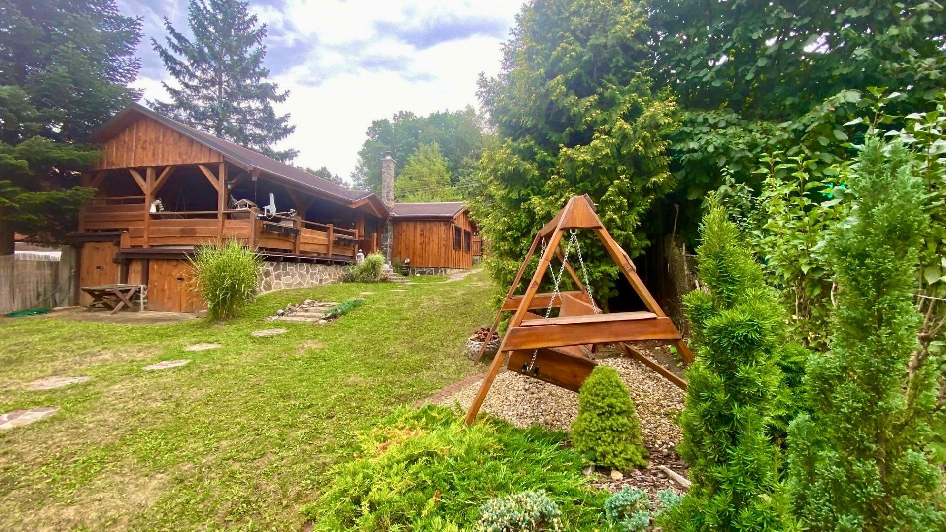 MAĎARSKO - LUXUSNÁ CHATA S LETNOU KUCHYŇOU A BAZÉNOM.