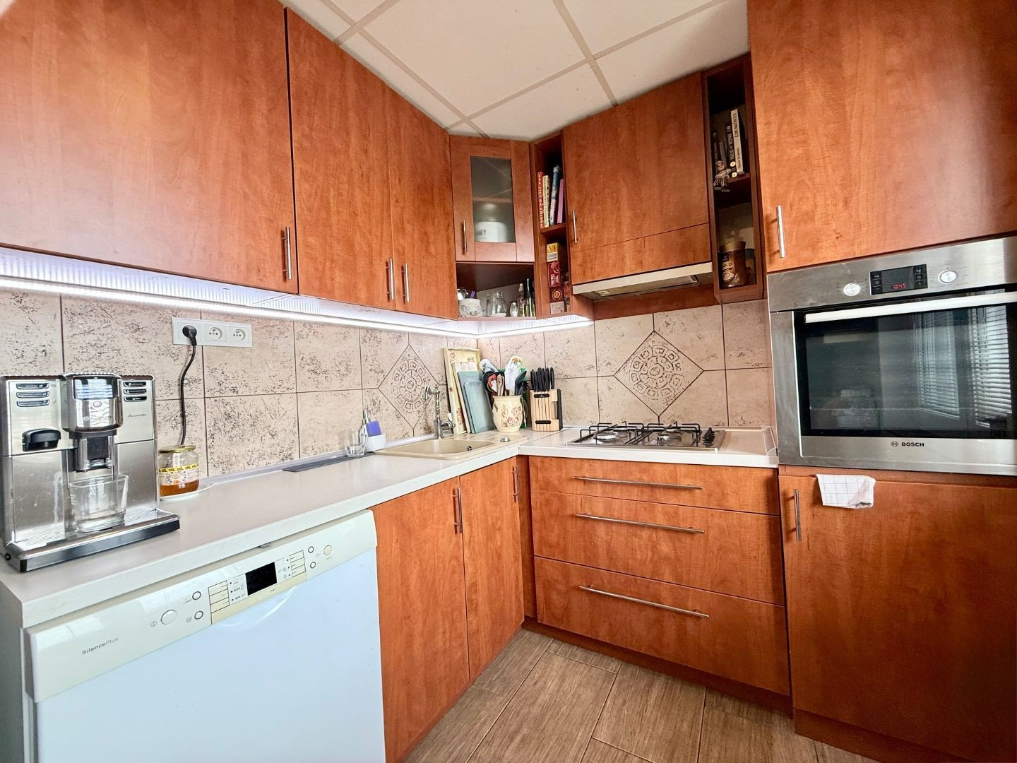 SEVER - ČÁRSKEHO TEHLOVÝ 2 IZBOVÝ KOMPLETNÁ REKONŠTRUKCIA 54 M2.