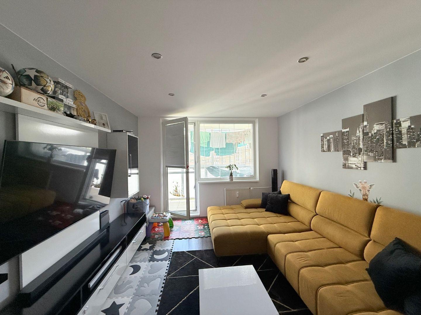 FURČA - KPT. JAROŠA PEKNÝ 2 IZBOVÝ BYT 58 M2, LODŽIA, PO REKONŠTRUKCII ZARIADENÝ.