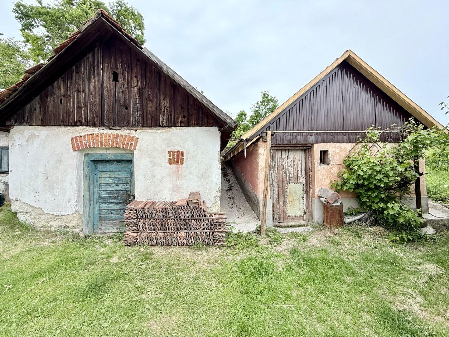 MAĎARSKO - SAJÓKERSZTÚR 2 X VINNÁ PIVNICA 50M2.