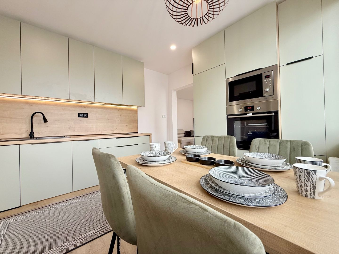 REZERVOVANÉ - KUZMÁNYHO -  KARPATSKÁ 3 IZBOVÝ LUXUSNÝ MODERNÝ BYT 71 M2 V TOP LOKALITE