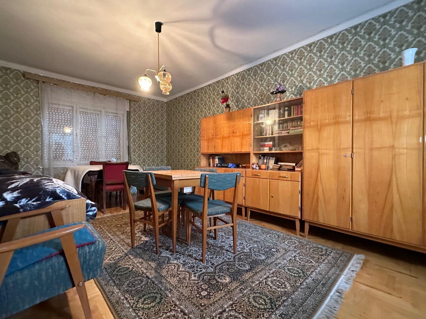 MAĎARSKO - ENCS SUPER DVOJGENERAČNÝ DOM  S ROZLOHOU 120 M2 + 120 M2