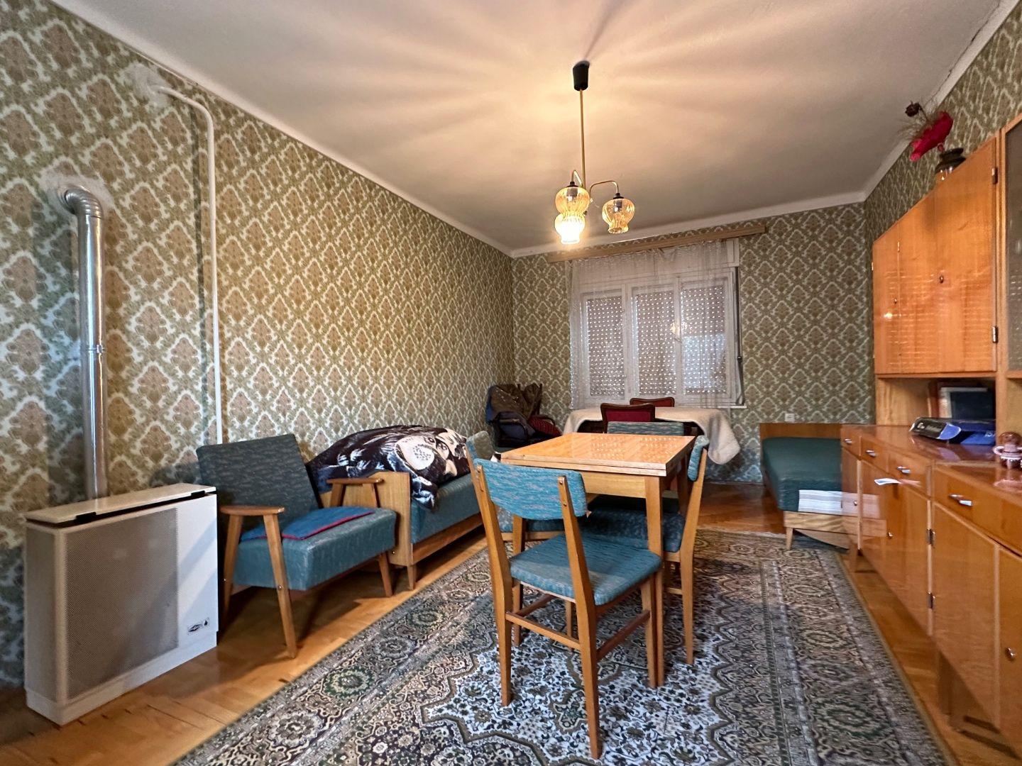 MAĎARSKO - ENCS SUPER DVOJGENERAČNÝ DOM  S ROZLOHOU 120 M2 + 120 M2