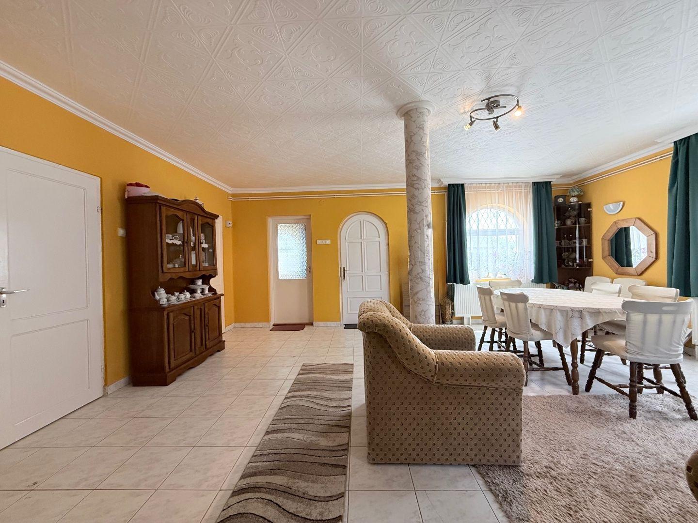 MAĎARSKO FORRÓ - SUPER 5 IZBOVÝ RD SO ZÁHRADOU