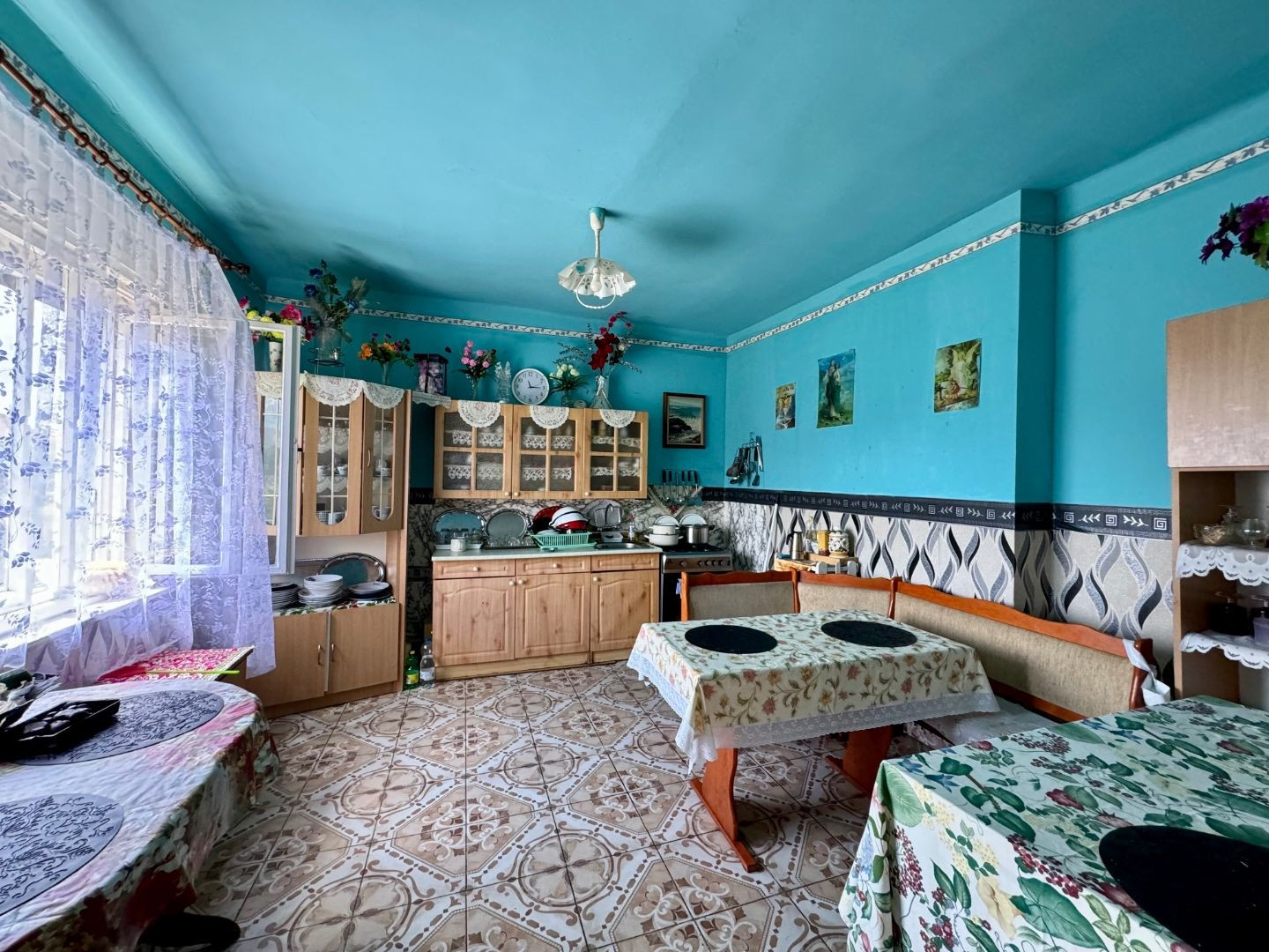 MAĎARSKO - SZENDRO -  ZNÍŽENÁ CENA 2 IZBOVÝ RODINNÝ DOM NA TICHEJ ULICI S DOBRÝMI SUSEDMI