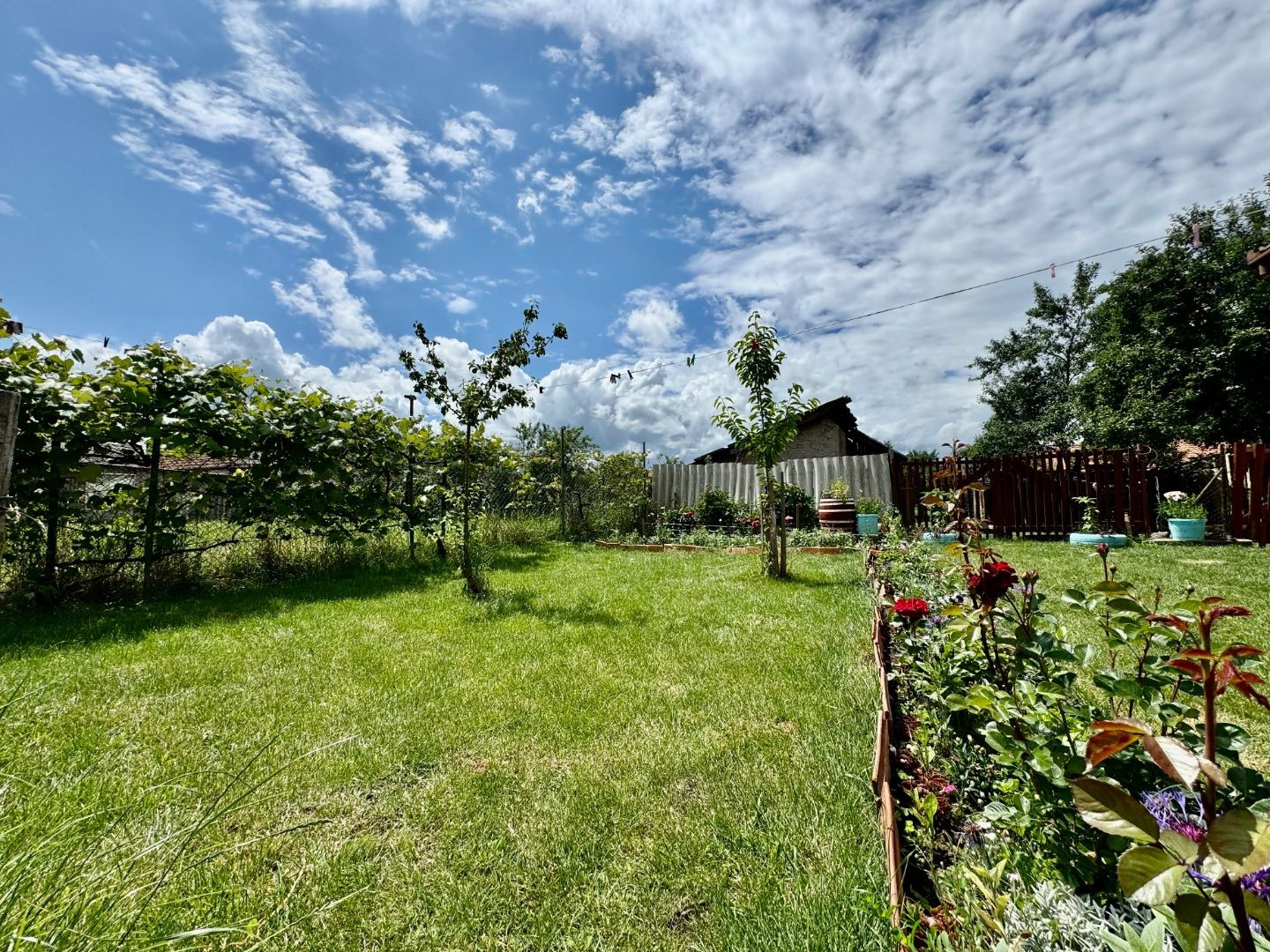 MAĎARSKO - SZENDRO -  ZNÍŽENÁ CENA 2 IZBOVÝ RODINNÝ DOM NA TICHEJ ULICI S DOBRÝMI SUSEDMI