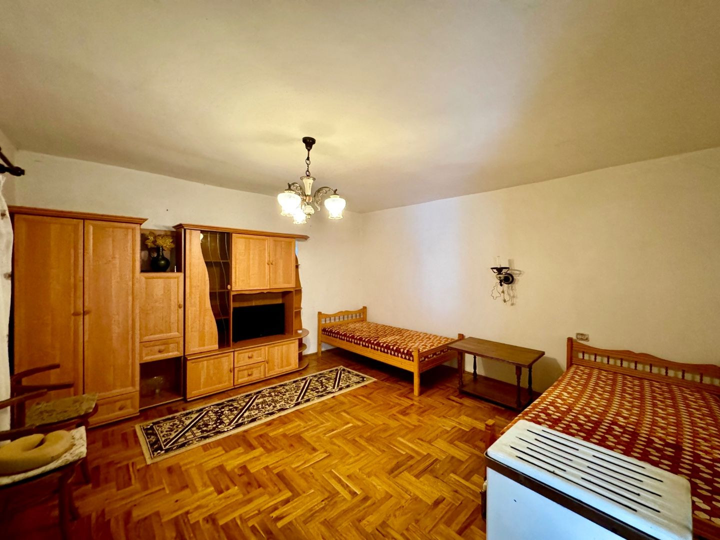 MAĎARSKO - TERESZTENYE  2 IZBOVÝ  RODINNÝ DOM S LETNOU KUCHYŇOU NA POZEMKU 2552 M2