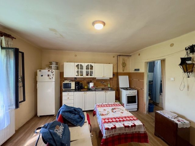 SUPER CENA - MAĎARSKO - MÉRA - 2 IZBOVÝ RODINNÝ DOM PÔVODNÝ STAV.