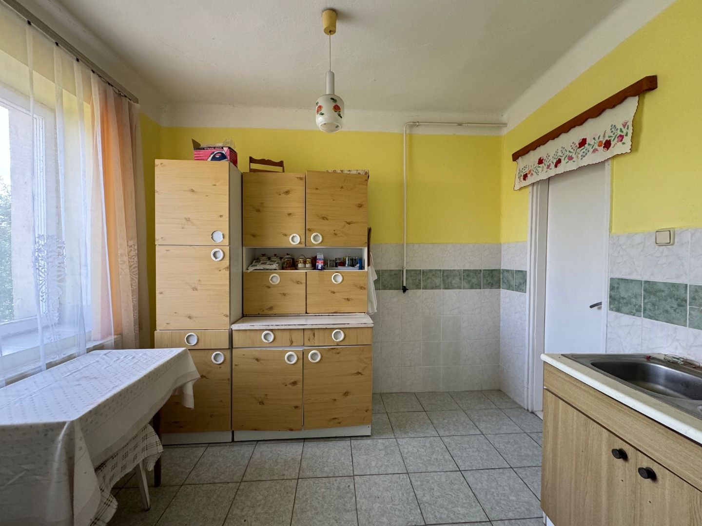 MAĎARSKO - FORRÓ / ENCS - ABÚJDEVECSER  - 5 IZBOVÝ DVOJDOM IHNEĎ OBÝVATEĽNÝ