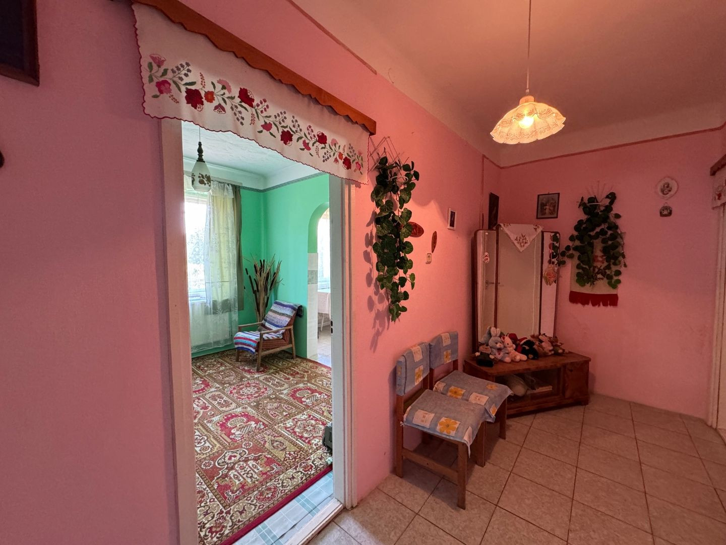 MAĎARSKO - FORRÓ / ENCS - ABÚJDEVECSER  - 5 IZBOVÝ DVOJDOM IHNEĎ OBÝVATEĽNÝ