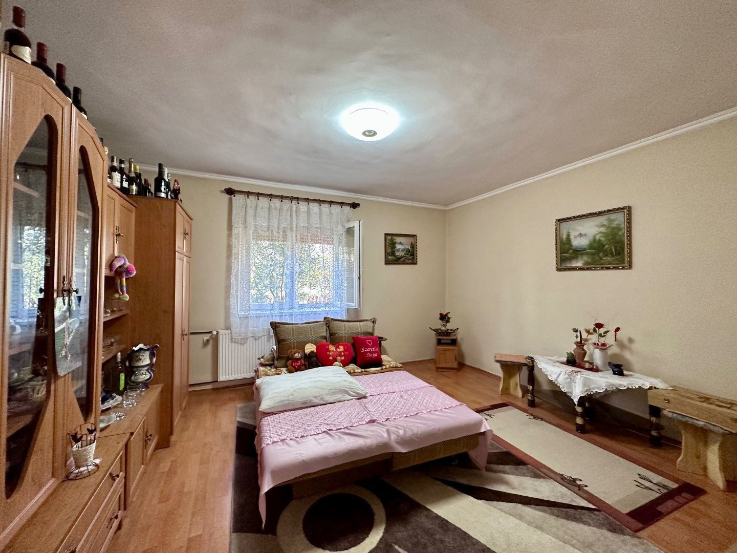 MAĎARSKO - SZENDRO  4 IZBOVÝ RODINNÝ DOM NA KĽUDNOM MIESTE