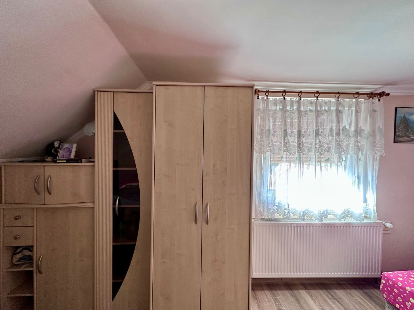 MAĎARSKO - SZENDRO  4 IZBOVÝ RODINNÝ DOM NA KĽUDNOM MIESTE