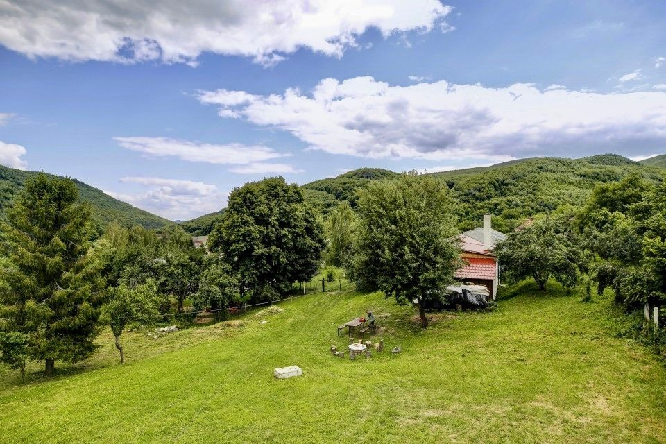 NOVÁ CENA - MAĎARSKO - HOLLÓHÁZA OBYTNÝ UBYTOVACÍ KOMPLEX PRE 60 ĽUDÍ