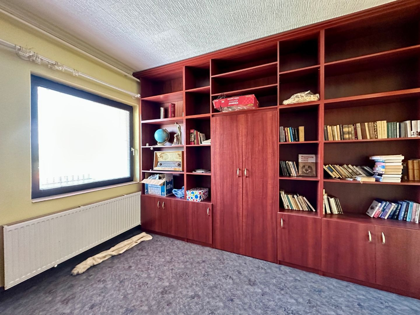 MAĎARSKO - SZENDRO PEKNÝ 5 IZBOVÝ RODINNÝ DOM S 2 BYTOVÝMI JEDNOTKAMI, S TERASOU A GARÁŽOU