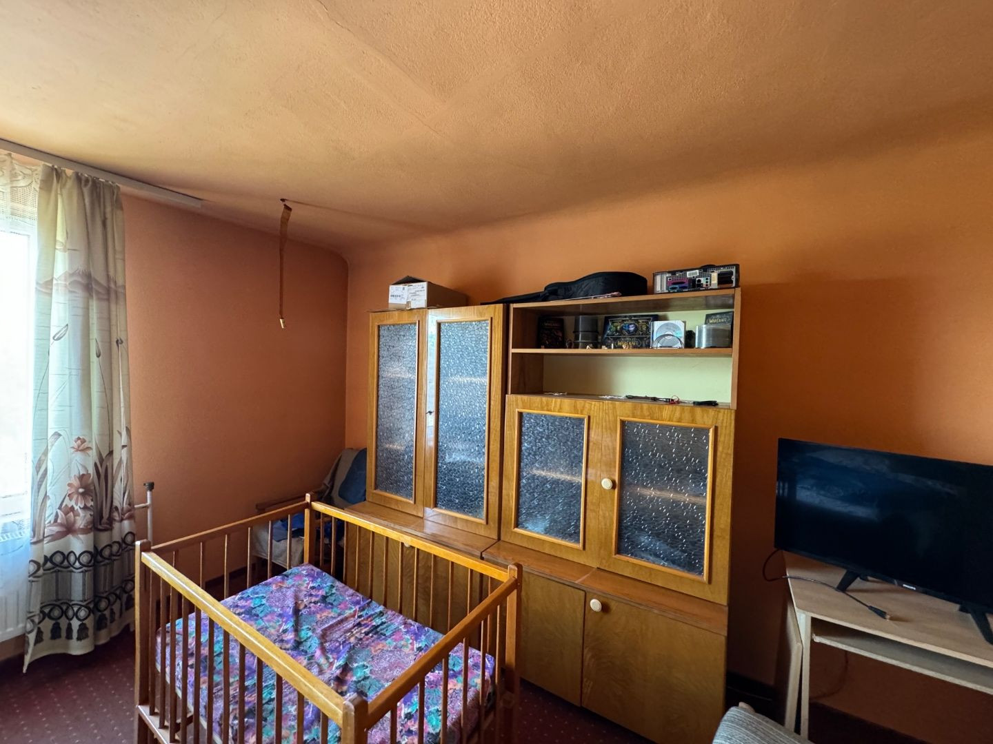 MAĎARSKO - MÉRA  5 IZBOVÝ POSCHODOVÝ RODINNÝ DOM S VEĽKÝM POZEMKOM 1080 M2.