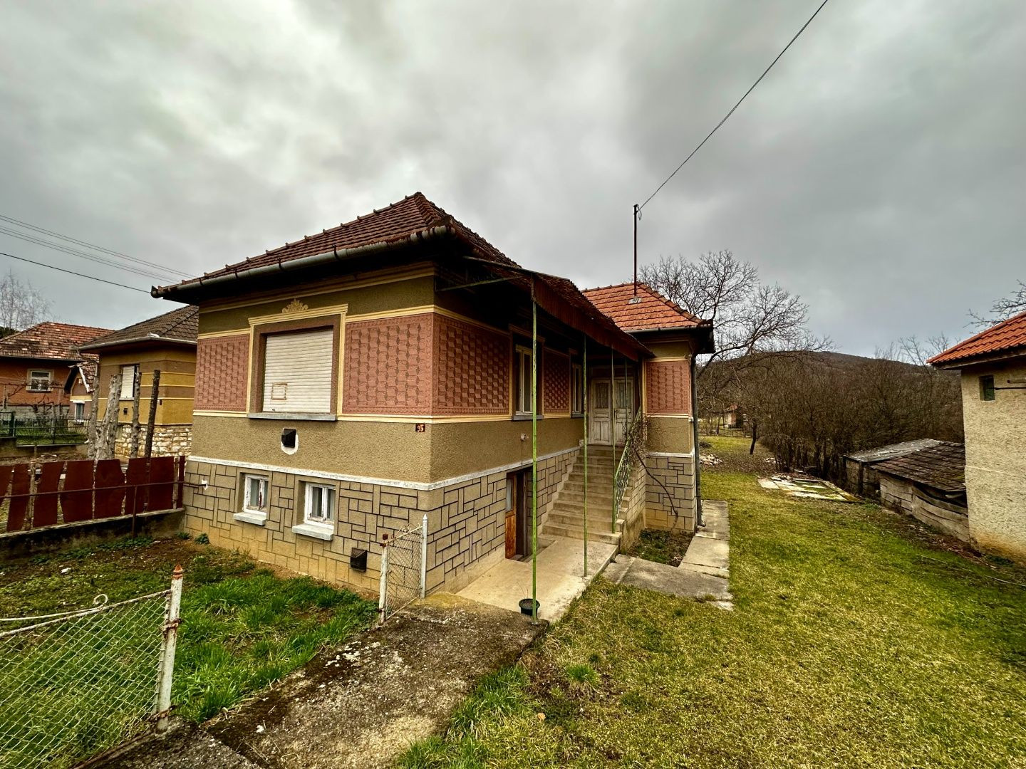 MAĎARSKO - TOP LOKALITA SZOGLIGET PEKNÝ RODINNÝ DOM