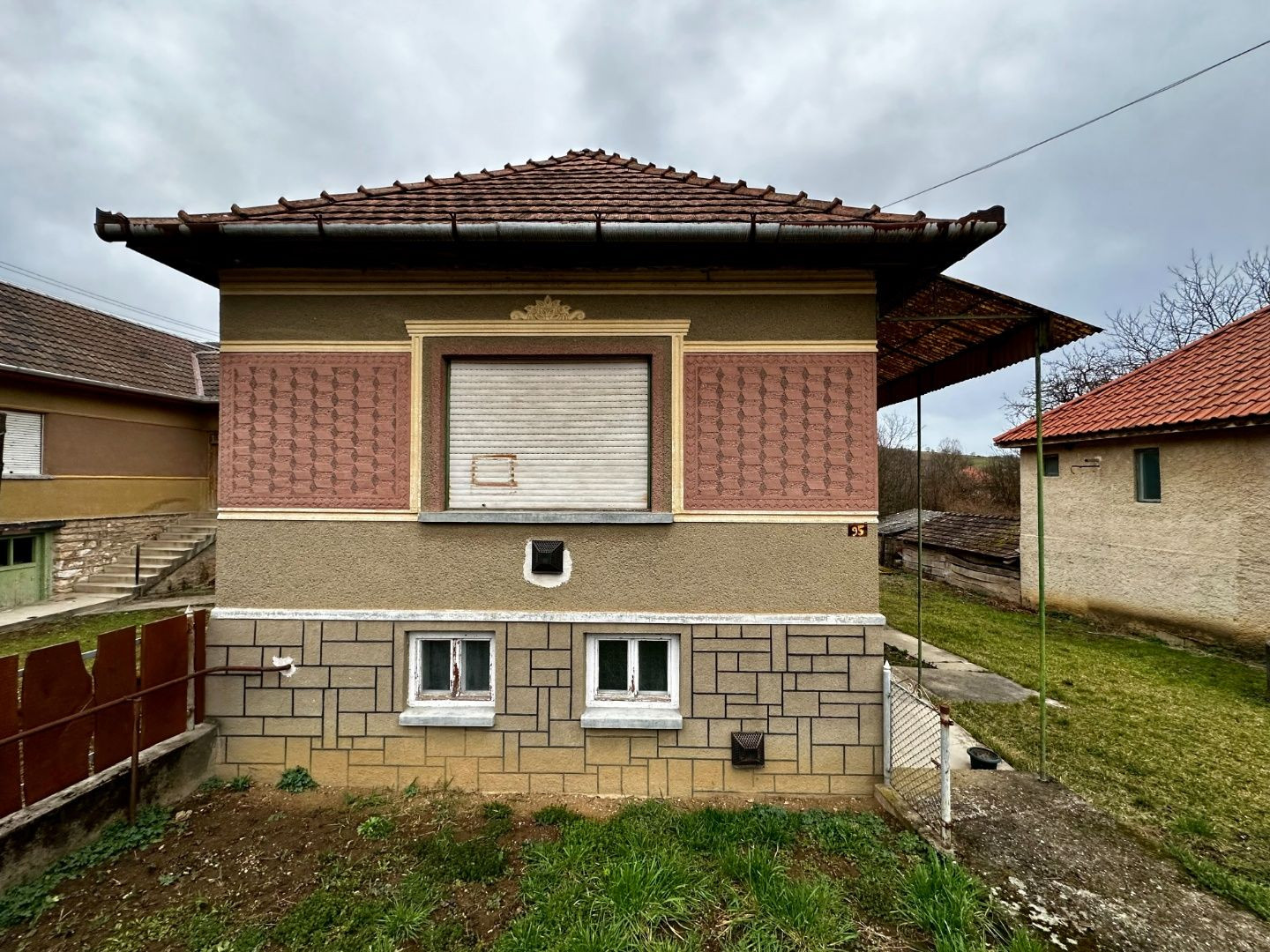 MAĎARSKO - TOP LOKALITA SZOGLIGET PEKNÝ RODINNÝ DOM