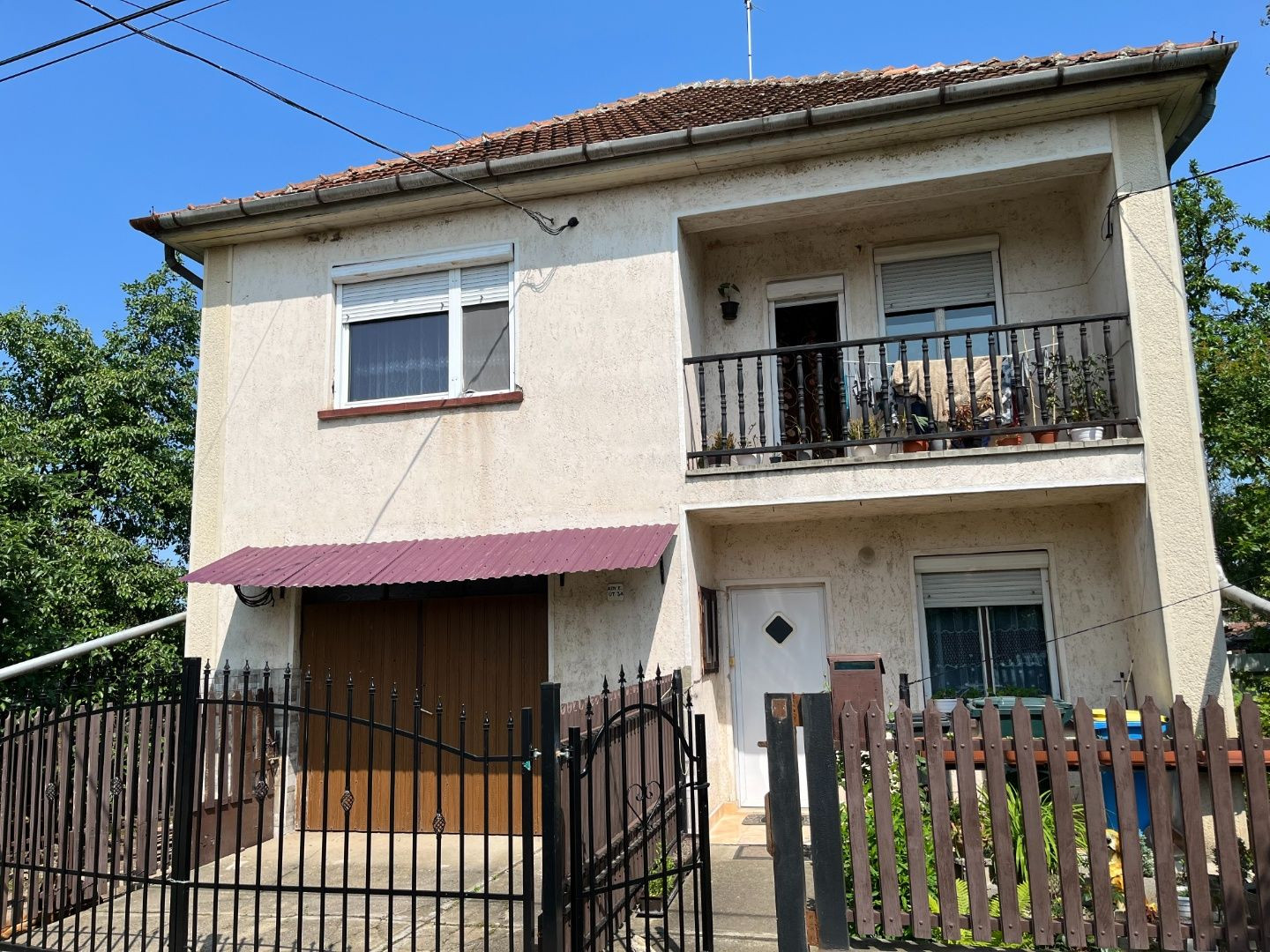 MAĎARSKO - SZENDRO 3 IZBOVÝ RD VO VEĽMI DOBROM STAVE LEN 70KM OD KOŠÍC.