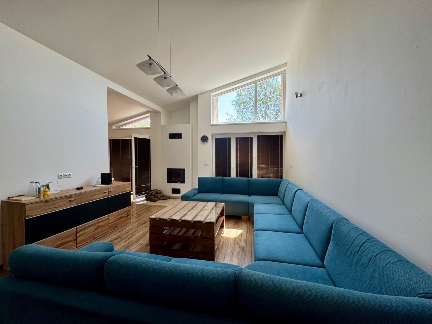 ČIŽATICE - 4 IZBOVÝ RD, TERASA, PEKNÝ POZEMOK 600 M2.