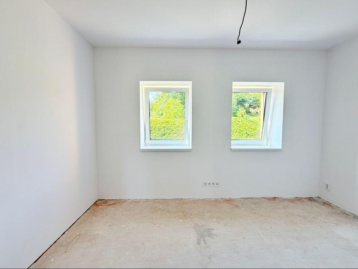 JANOVÍK NOVOSTAVBA 3 IZBOVÝ RD, TERASA, PIVNICA