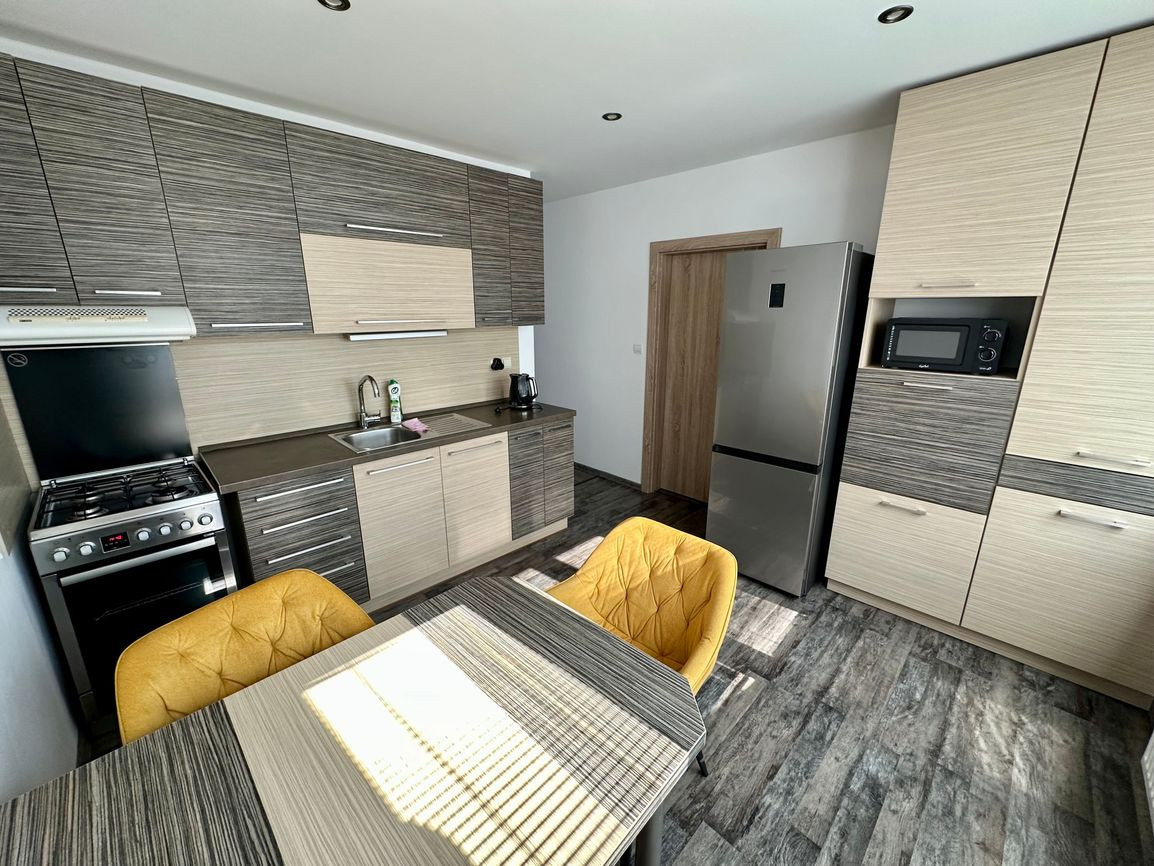 FURČA - KPT. JAROŠA PEKNÝ 2 IZBOVÝ BYT 58 M2, LODŽIA, PO REKONŠTRUKCII ZARIADENÝ.