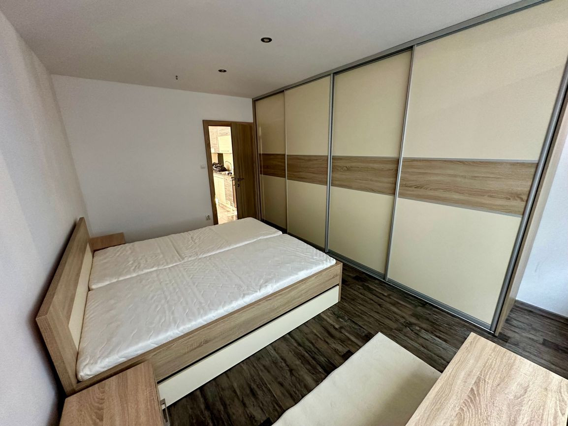 FURČA - KPT. JAROŠA PEKNÝ 2 IZBOVÝ BYT 58 M2, LODŽIA, PO REKONŠTRUKCII ZARIADENÝ.