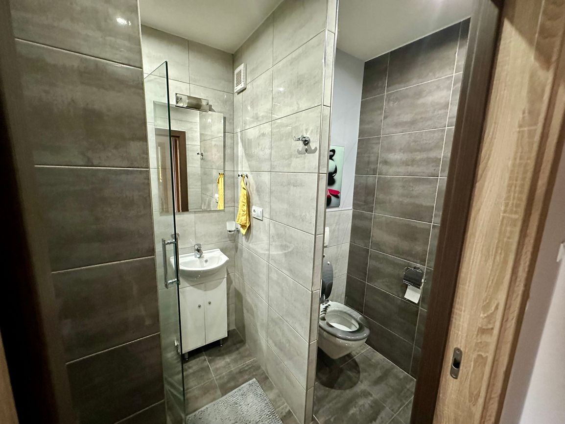 FURČA - KPT. JAROŠA PEKNÝ 2 IZBOVÝ BYT 58 M2, LODŽIA, PO REKONŠTRUKCII ZARIADENÝ.