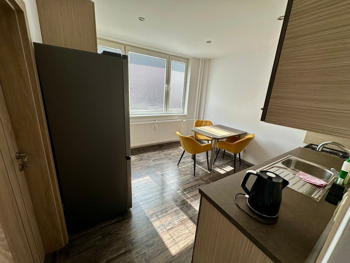 FURČA - KPT. JAROŠA PEKNÝ 2 IZBOVÝ BYT 58 M2, LODŽIA, PO REKONŠTRUKCII ZARIADENÝ.